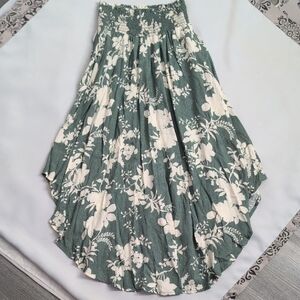NWOT Chic Floral A-Line Skirt in Green and White